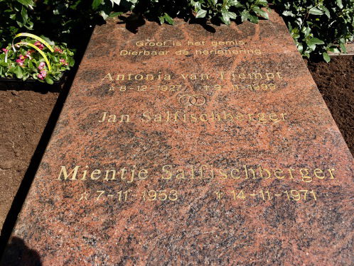 Reportage: In Memoriam ' Over de dood van mijn zus werd gezwegen'