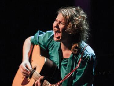 Livemuziek van singer/songwriter Kiki Schippers