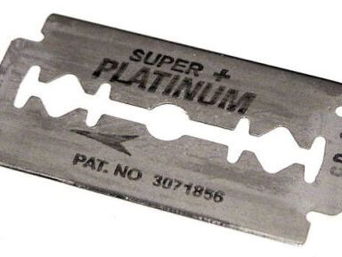 Dan Rosculet is verzamelaar van speciaal soort scheermesjes