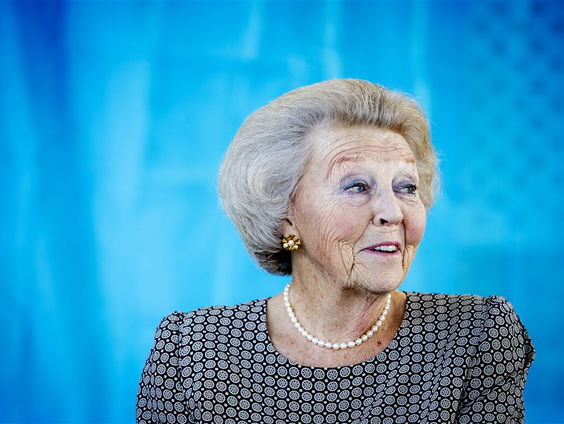 Jeroen Snel en Leo Blom over 'Beatrix: van prinses tot prinses'