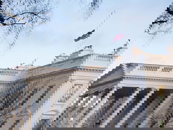 Amerika staat stil bij 500.000 coronadoden