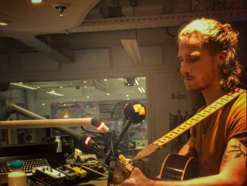 Livemuziek: singer/songwriter Robin Borneman