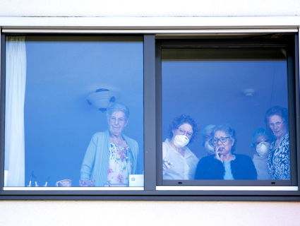 Proefopening verzorgingshuizen