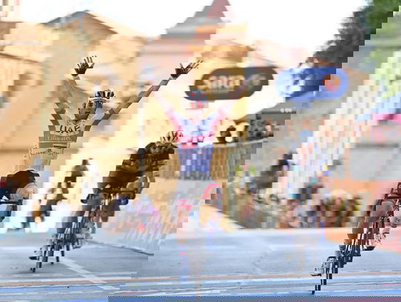 Finishverslag Giro d'Italia, etappe 2