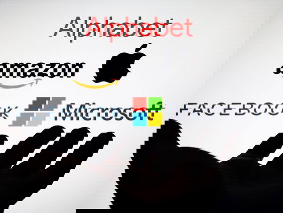 Techreuzen laten hun tanden zien. En die zijn scherp.