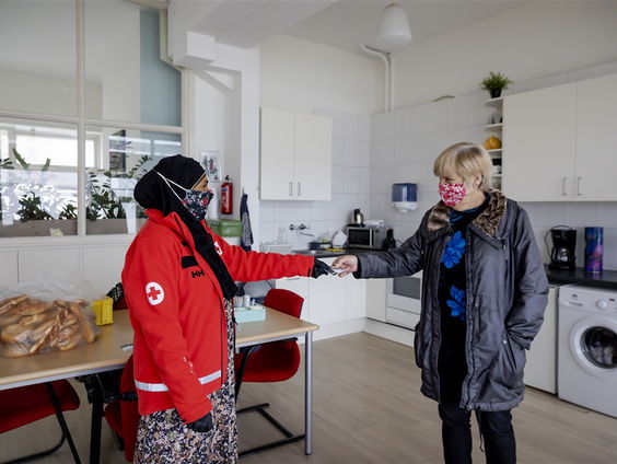 Steeds meer groepen kloppen aan bij Rode Kruis voor voedselhulp