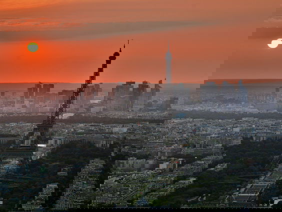 Met dit boek kun je thuis op de bank genieten van Parijs