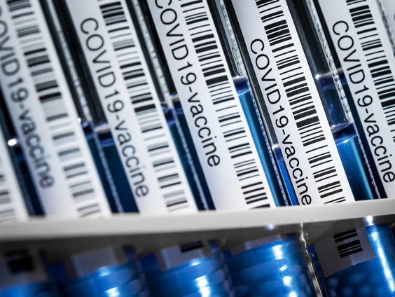 Europese Commissie wil soepelere regels in jacht op vaccin