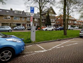 Elektrisch rijden is de toekomst, maar gemeenten moeten flink aan de bak