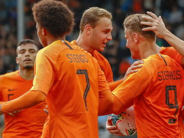 Jong Oranje vecht tegen slecht 'pizza-imago'