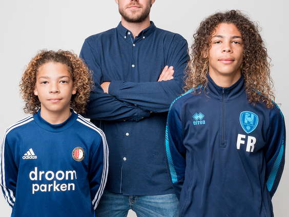 Podcast De Fragiele Droom volgt de nog jonge profvoetballertjes Feliciano en Illaijh