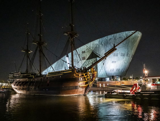 Grote klus in Amsterdam: Het VOC-schip wordt gerestaureerd