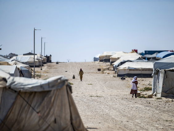 Duizenden IS-vrouwen verlaten Koerdisch kamp zonder berechting