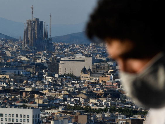 Vakantie naar Barcelona dringend afgeraden, reisadvies verscherpt