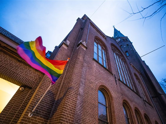 Kerken en moskeeën moeten inclusiever