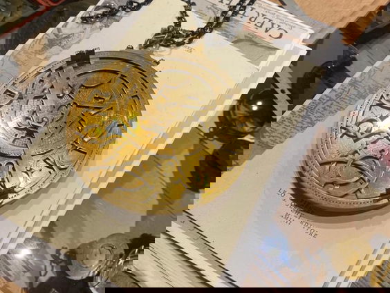 Bert Degenaar toont wetenschappelijke instrumenten uit zijn verzameling