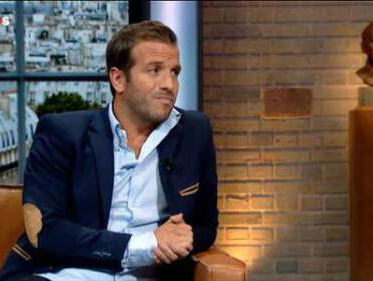 Van der Vaart: "Er zitten hier 800 man op de tribune, volgens mij houden ze niet van voetbal."