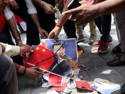 Oorlogsdreiging op het dak van de wereld