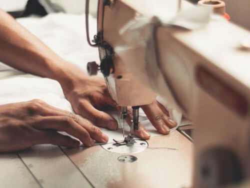 Belgen maken massaal zelf mondkapjes met Nationale Naaiactie