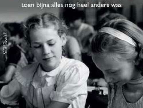 Wim Daniels met boek 'De Lagere School' terug naar vroeger