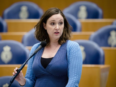 'Topinkomens jeugdzorg moeten omlaag'