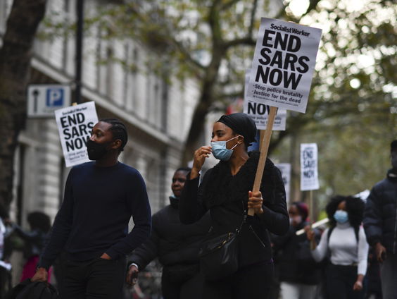 De strijd tegen onrecht in Afrika: de kracht van hashtags