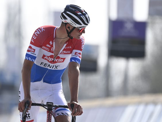 Kunstmatige Intelligentie weet het al: Mathieu van der Poel wint de Ronde van Vlaanderen