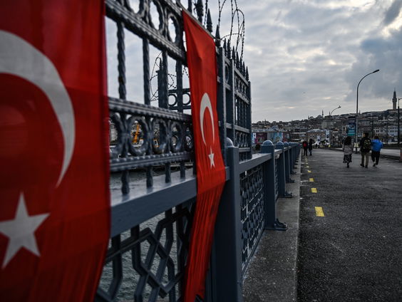 NOS-correspondenten 2020: Mitra Nazar verruilde Belgrado voor Istanbul