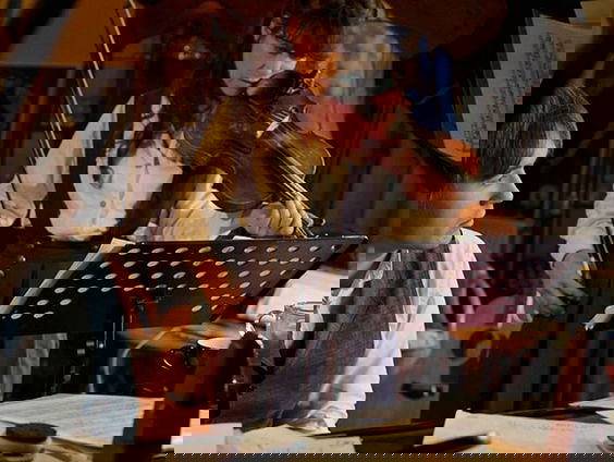 In de EOdoc 'Negen Koffers' duikt zangeres Ellen ten Damme in de wereld van de Jiddische muziek