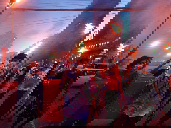 Protesten en hoge coronabesmettingscijfers in Myanmar