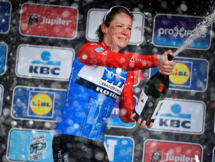 Kirsten Wild is de beste in Gent-Wevelgem