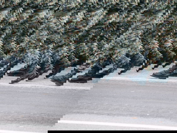 Leger Groot Brittaniƫ gaat helpen met de bevoorrading van brandstof: 'twee derde van de tankstations staa ...