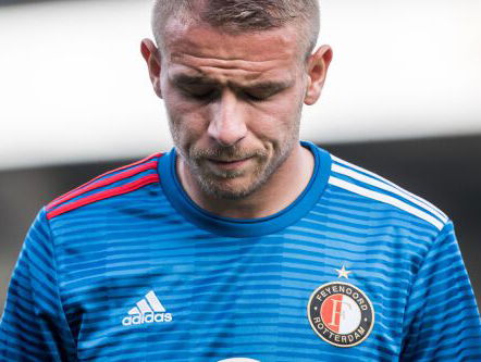 Strijd om derde plek ligt weer open na verlies 'dramatisch' Feyenoord