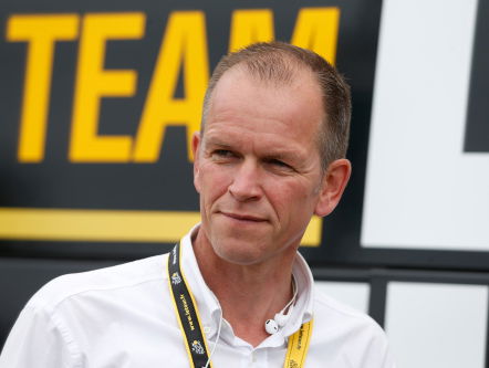 Teambaas Jumbo-Visma kritisch op wielerunie UCI: 'Dit getuigt niet van groot leiderschap'