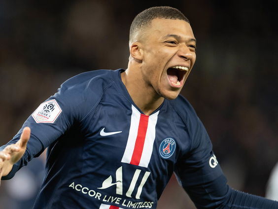 Hoe Transfermarkt.nl steeds groter werd en meer invloed kreeg