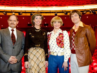 Plien en Bianca met 'Slippers' in theater