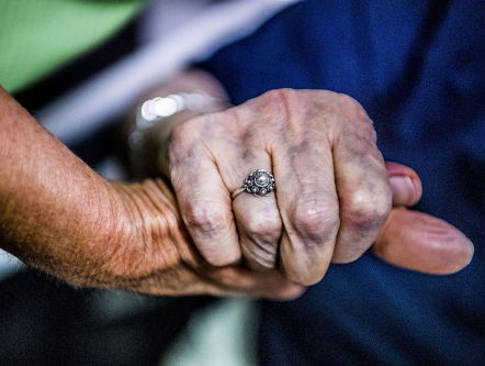 Er zijn nog kaarten: dementie in het theater