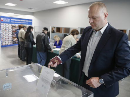 Poolse regering misbruikt coronacrisis