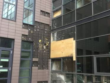 'Lid motorbende verdacht van beschieten Panorama-pand'