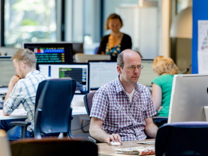 Mag je werkgever meekijken met jouw e-mails?