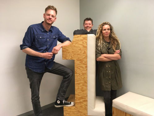 Nieuwsforum: Van der Laan, Hennis, lerarenstaking, kabinetsplannen en Catalonie