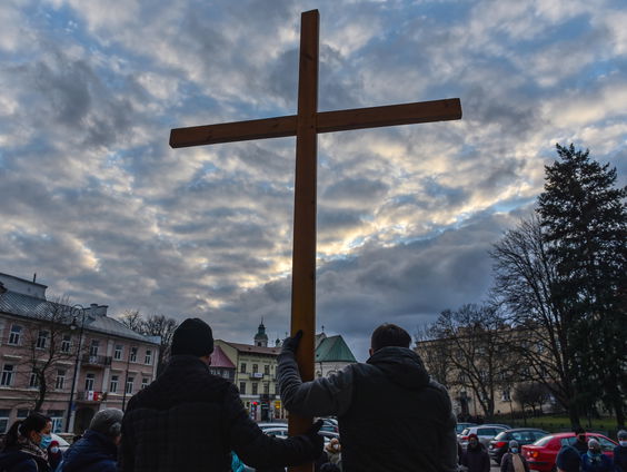 Opluchting voor gelovigen: Paasdienst ook online te volgen