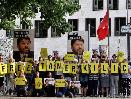 Voorzitter van Amnesty Turkije blijft in cel