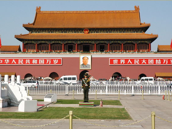 Bram van Ojik wil andere houding tegenover China