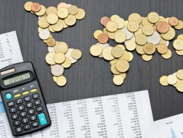 Welke ideeën van Tinbergen leven nog door in de huidige tijd?