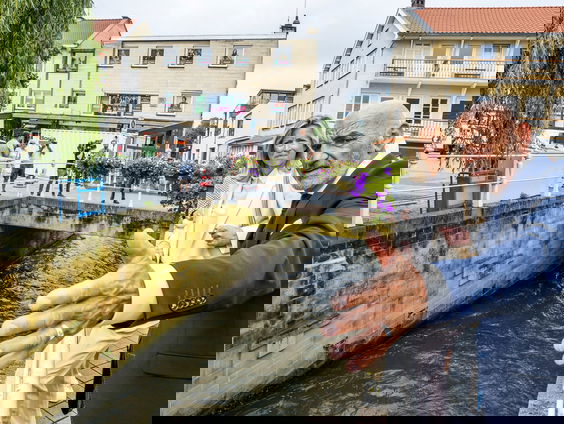 Demissionair minister Ollongren bezoekt Valkenburg