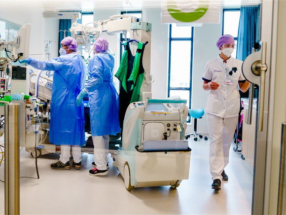 Stand.nl: Het kabinet moet nú extra maatregelen nemen om een zorginfarct te voorkomen