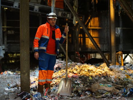 Spinvis brengt ode aan lopendebandwerker in nieuwe podcast