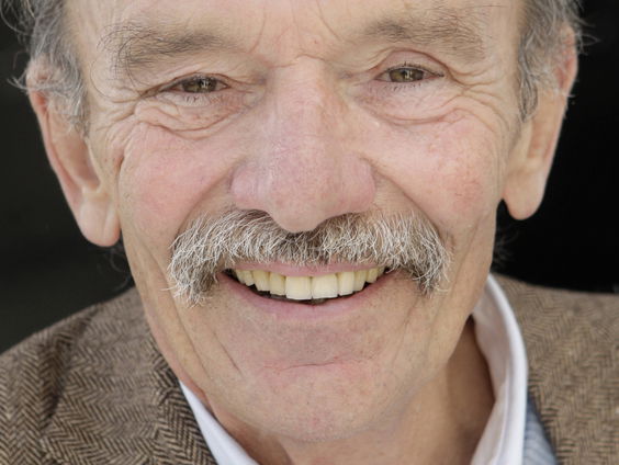 'Poëzieman' John Jansen van Galen is 80 jaar