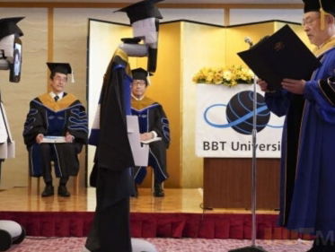 Tech moet kiezen: inspelen op corona of failliet?